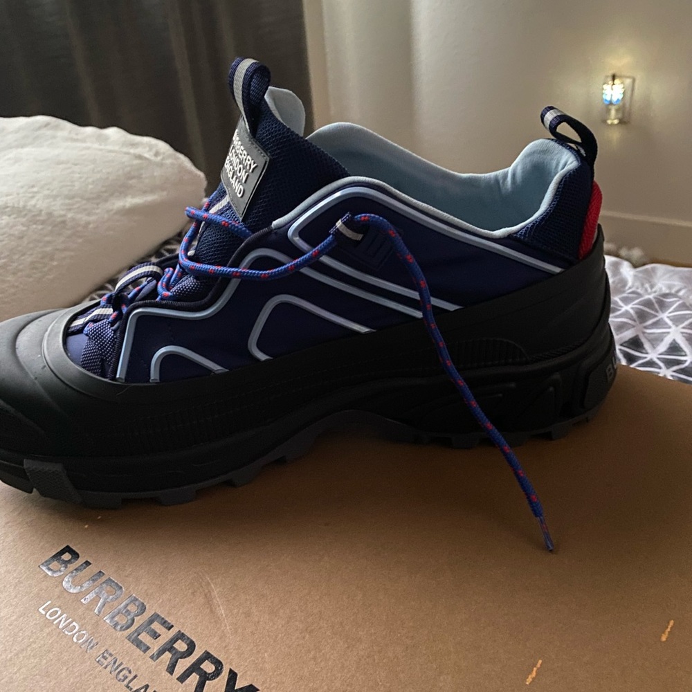Burberry boots  size: 11US color: midnight navy